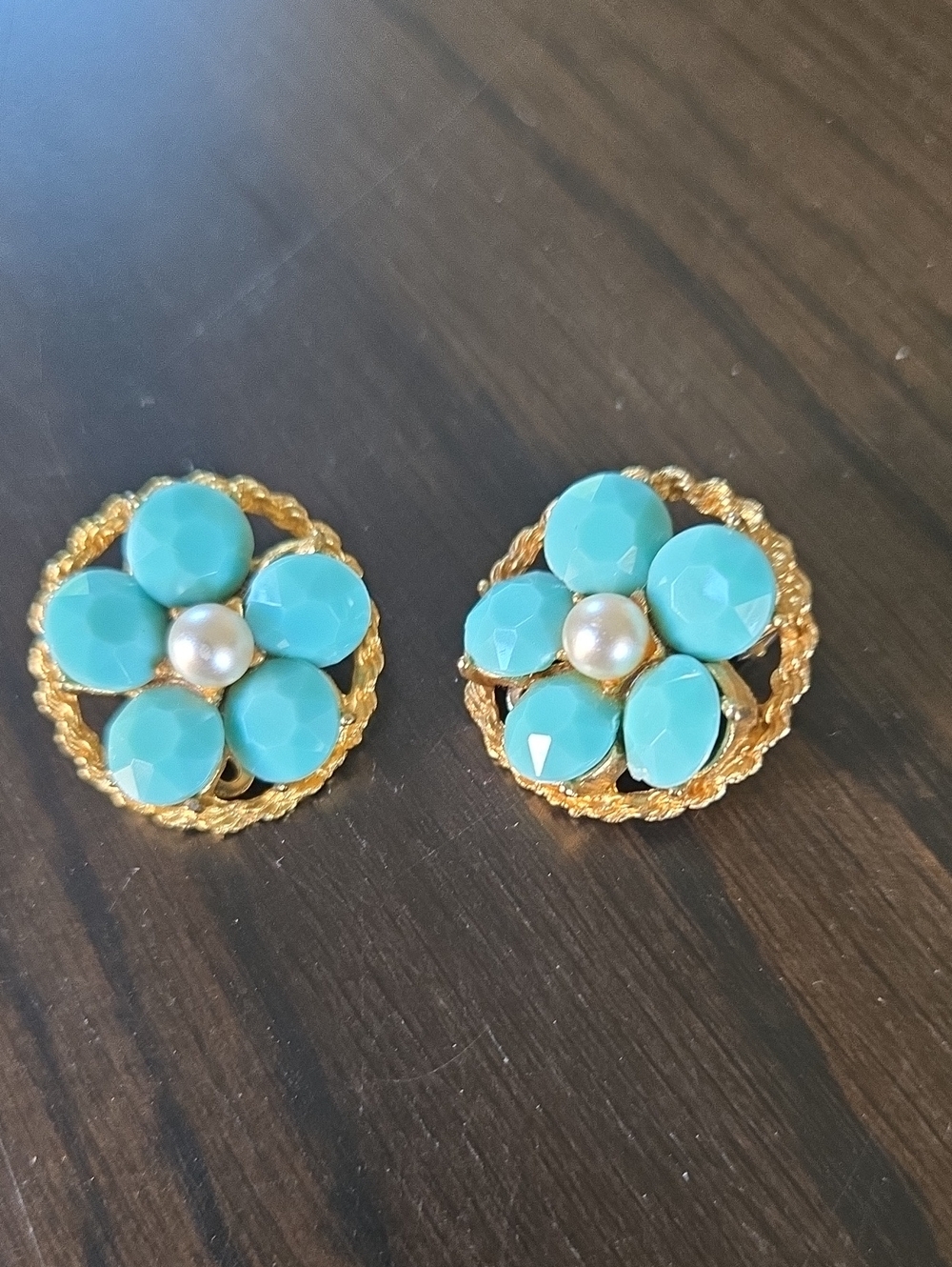 Gold-Tone Turquoise Flower Clip Earrings with Pearl Center